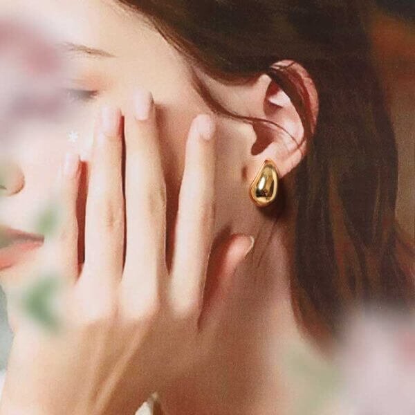 Chunky Gold Teardrop Earrings for Women - Image 3